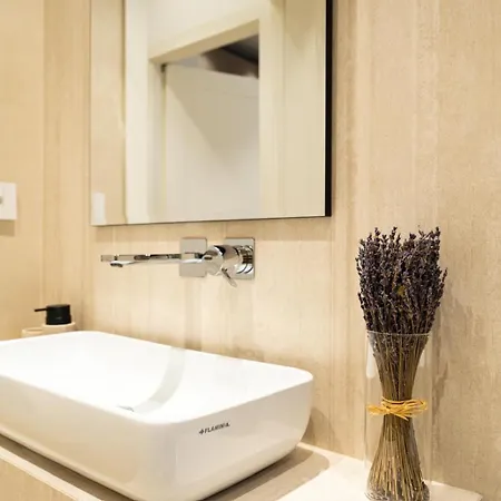 アパート Palazzo Fontana Duomo View Golden House ミラノ