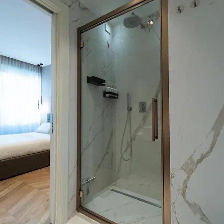 Palazzo Fontana Duomo View Golden House * Milan