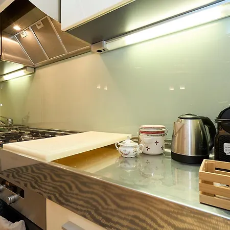 Luxury House - 2 Minutes Walk From Station * Milano