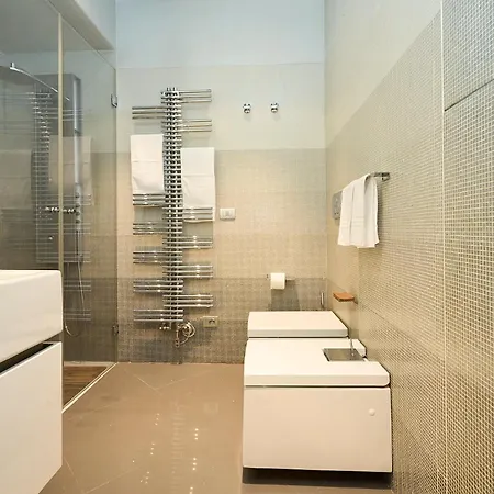 Apartment Luxury House - 2 Minutes Walk From Station *