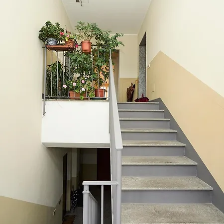 Luxury House - 2 Minutes Walk From Station