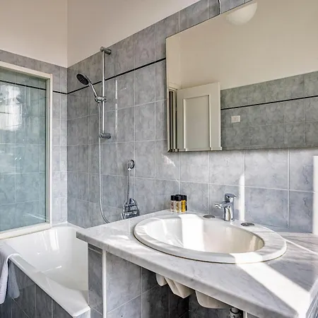Sant'ambrogio's Retreat Apartament