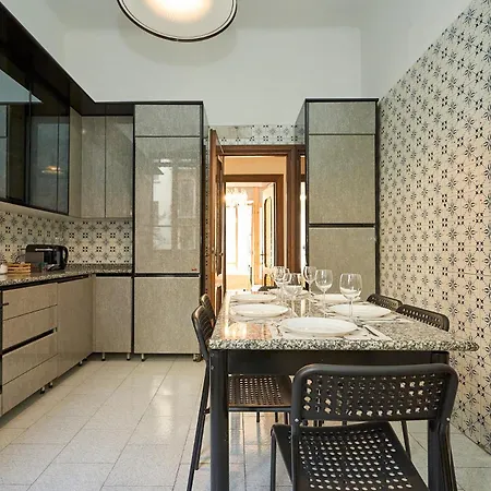 Apartment Vintage House - 2 Minutes Walk From Station