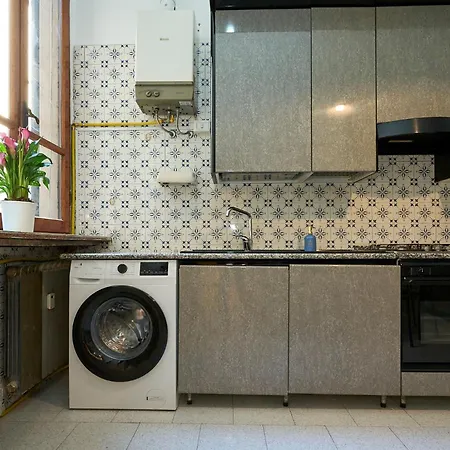 Vintage House - 2 Minutes Walk From Station Apartment Milan