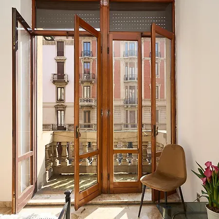 Vintage House - 2 Minutes Walk From Station Apartment *