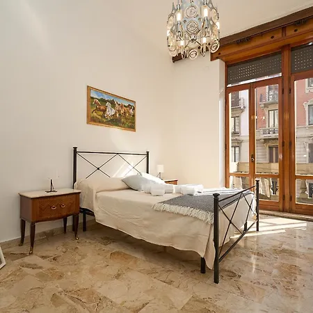 Vintage House - 2 Minutes Walk From Station * Milan