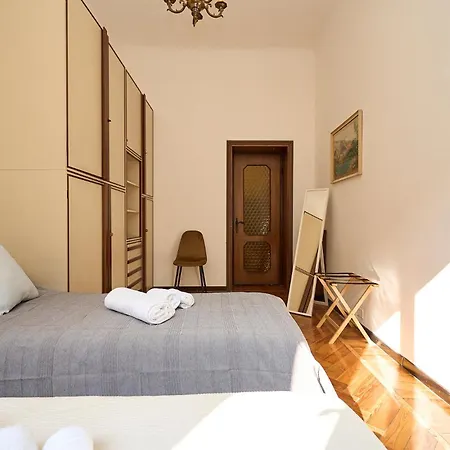 Vintage House - 2 Minutes Walk From Station Apartment Milan