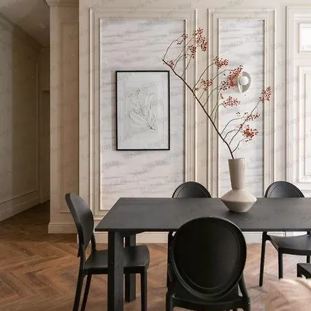 Modern Hugo Milan