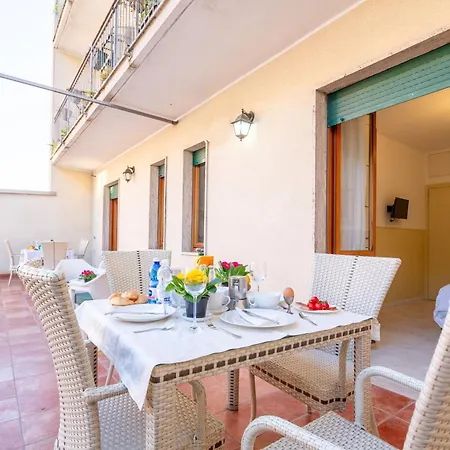 Dimora Al Naviglio 招待所