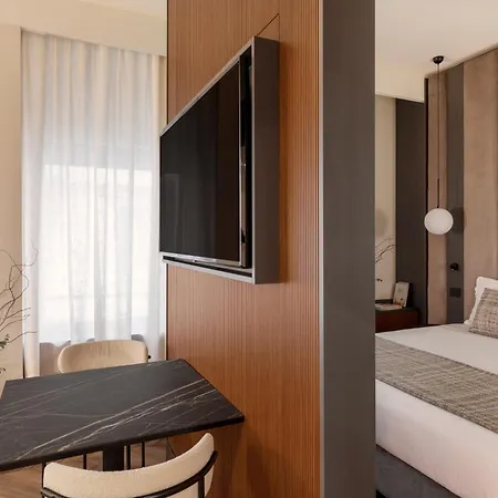 Lumera - Brera Милан