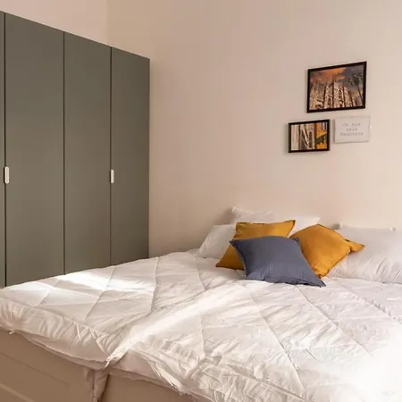 Stradivari - - By Host4u