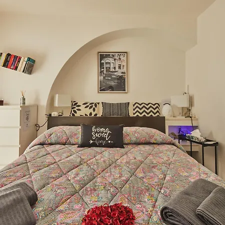 Apartment Charme House Navigli Milan