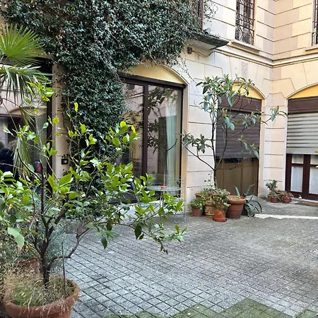Apartament Luxury Loft Near Duomo And Garage Mediolan