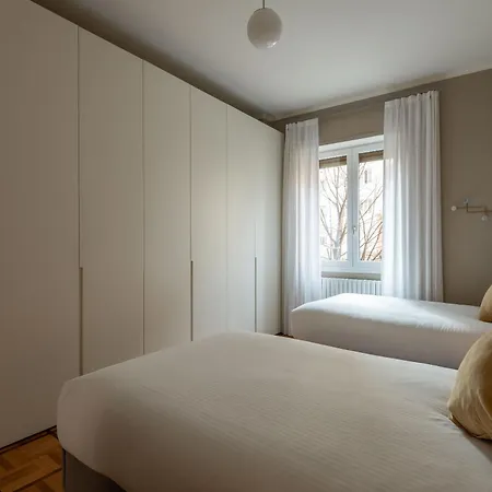 Apartment Heart Duomo Missori Milan