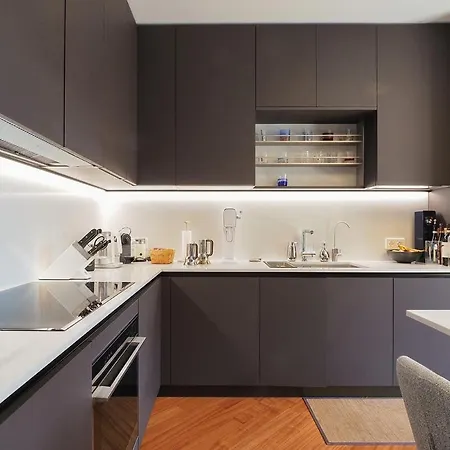 Apartment Bright Three Bedroom With Balconies Porta Romana Milan