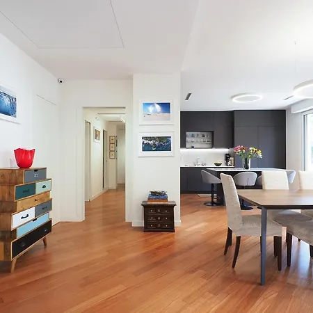 Bright Three Bedroom With Balconies Porta Romana Apartment Milan
