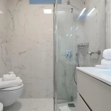 Apartment Bright Three Bedroom With Balconies Porta Romana Milan