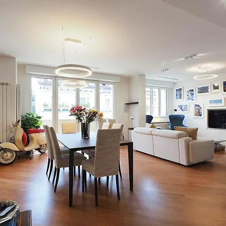 Bright Three Bedroom With Balconies Porta Romana *