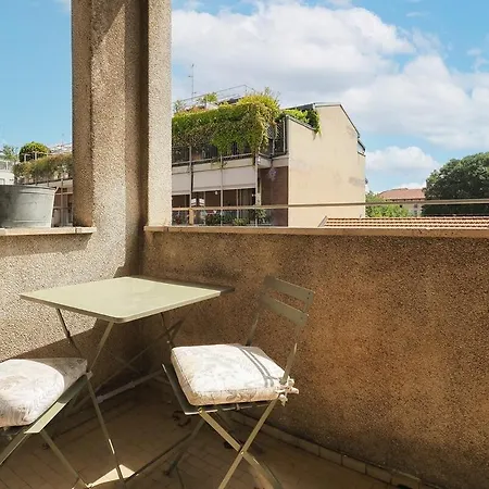 Apartment Bright Three Bedroom With Balconies Porta Romana *