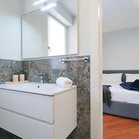 Bright Three Bedroom With Balconies Porta Romana *