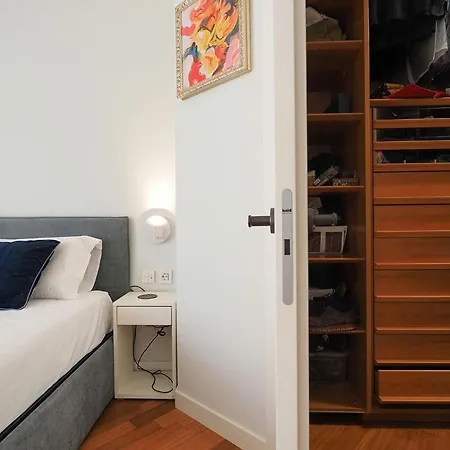 Bright Three Bedroom With Balconies Porta Romana Apartment Milan