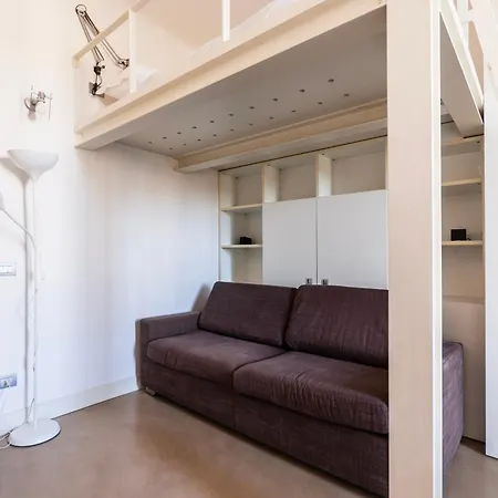 Youhosty - Navigli View Apartment