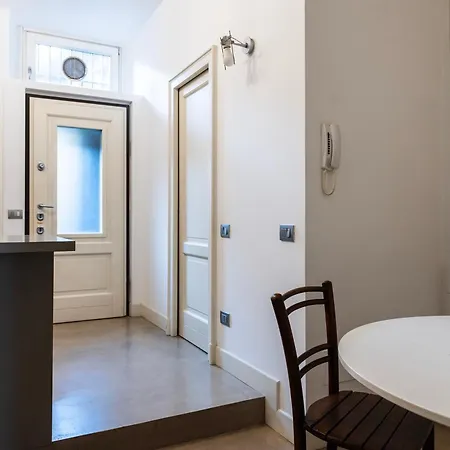 Youhosty - Navigli View Apartment Milan
