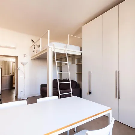 Youhosty - Navigli View Apartment Mailand