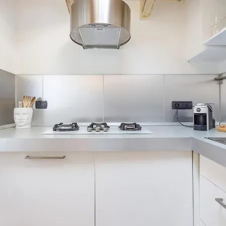 Unconventional Near Linate - Supreme Meme Loft *