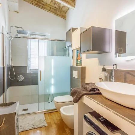 Unconventional Near Linate - Supreme Meme Loft Milaan