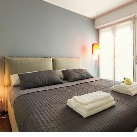 Delightful Two-room In Brera Apartman Milánó