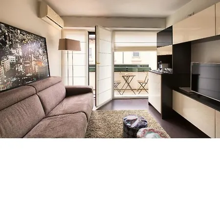 Delightful Two-room In Brera Apartment Milan
