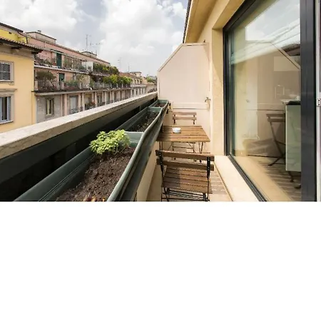 Delightful Two-room In Brera Apartment Milan