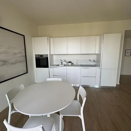 Appartement Panorama - Luminous With Private Garage Milaan