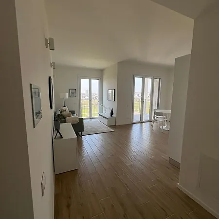 Apartman Panorama - Luminous With Private Garage Milánó