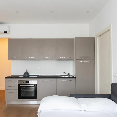 Youhosty - Gioia Large Appartement