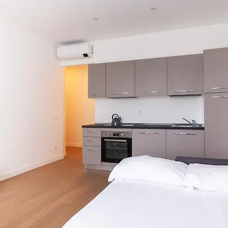 Youhosty - Gioia Large Apartment