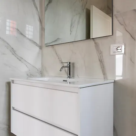 Youhosty - Gioia Large Apartment