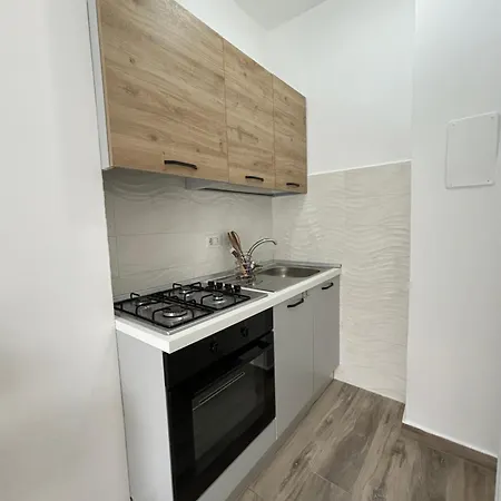 M&g X4 Pax - 5 Min Metro Apartment