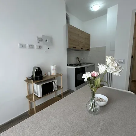 M&g X4 Pax - 5 Min Metro Apartment