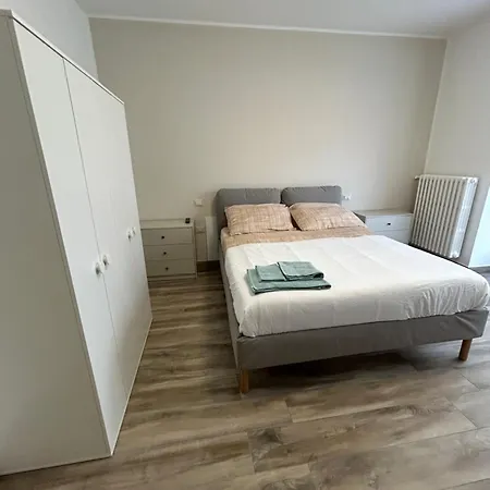 M&g X4 Pax - 5 Min Metro Apartment *