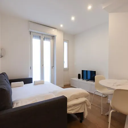 Apartment Youhosty - Gioia Tower View