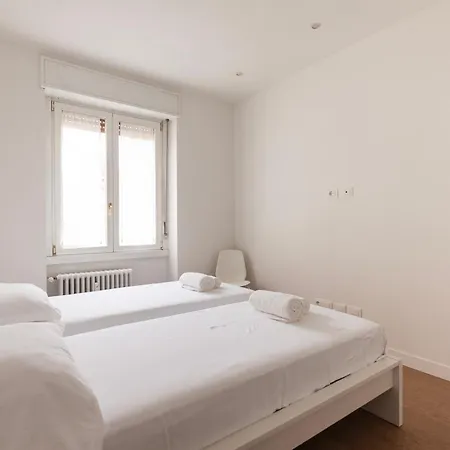 Apartment Youhosty - Gioia Tower View Milan
