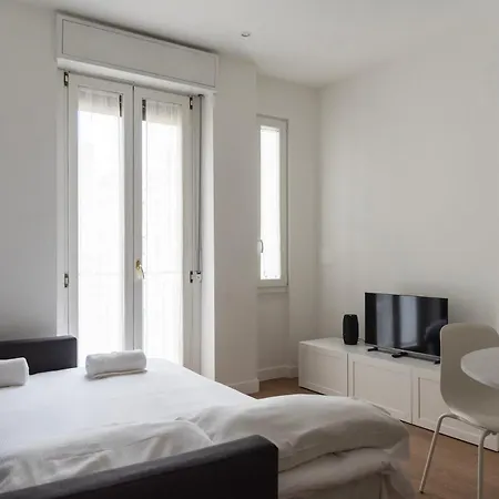 Youhosty - Gioia Tower View Apartment *