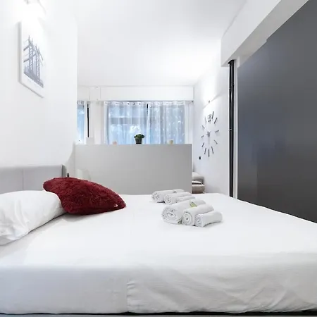 Design I Steps From Fair & Metro Апартаменты Милан