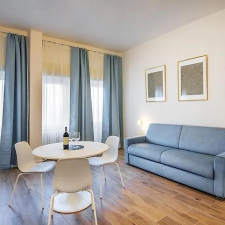 Laru - 8 Minutes From The Duomo Apartment Milan