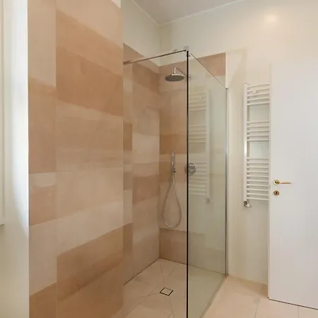 Free Parking - The Storyteller's Sanctuary - 5th Floor - No Elevator Apartment *