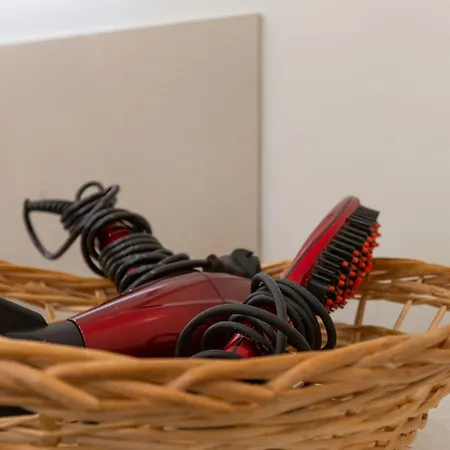 Apartment Free Parking - The Storyteller's Sanctuary - 5th Floor - No Elevator *