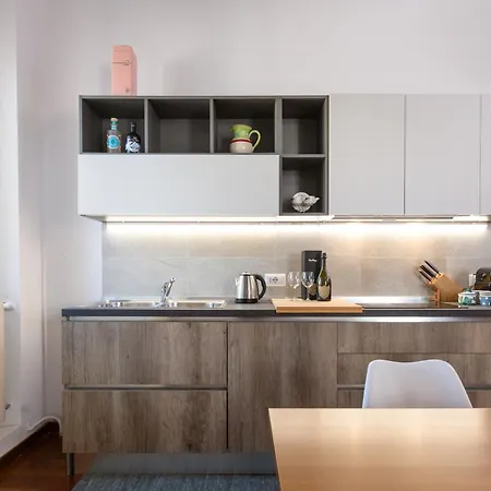 Free Parking - The Storyteller's Sanctuary - 5th Floor - No Elevator * Milano