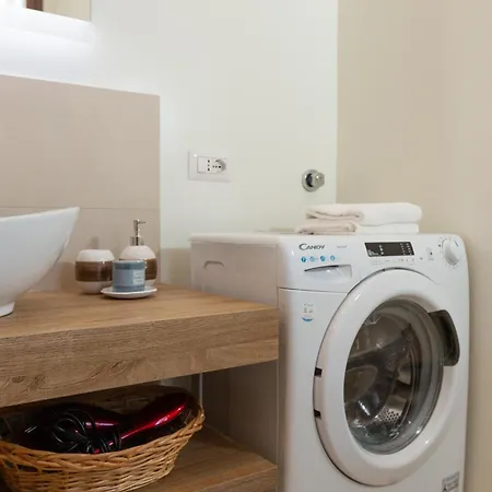 Apartment Free Parking - The Storyteller's Sanctuary - 5th Floor - No Elevator